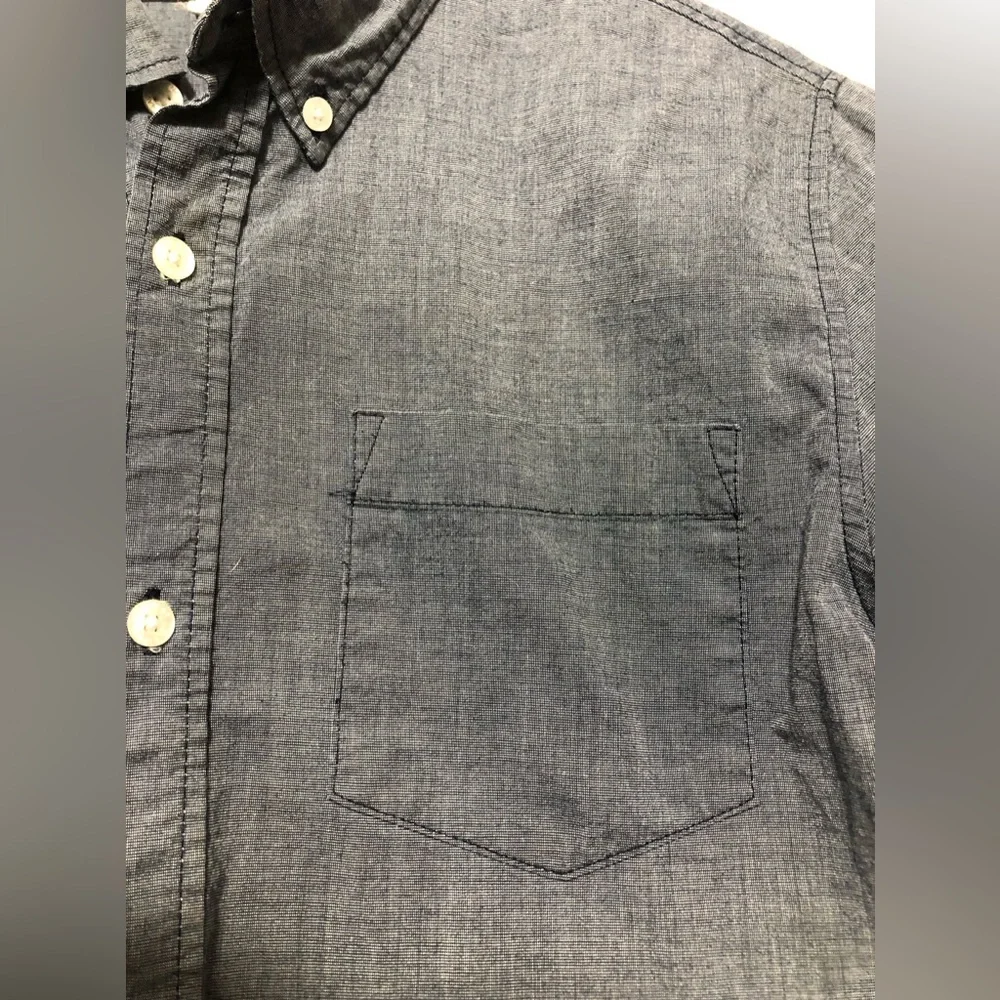 Old Navy button down - Picture 3 of 4